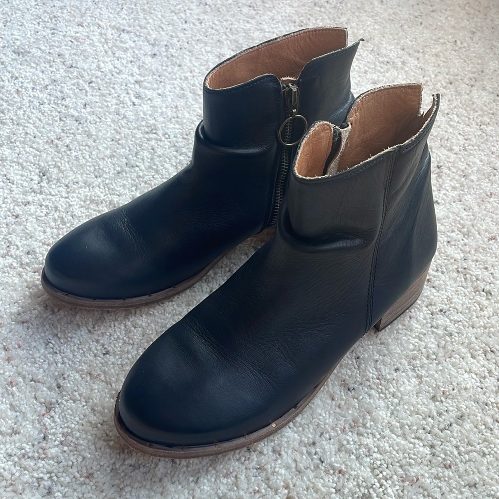 BEEK Quail Black Leather Ankle Boot